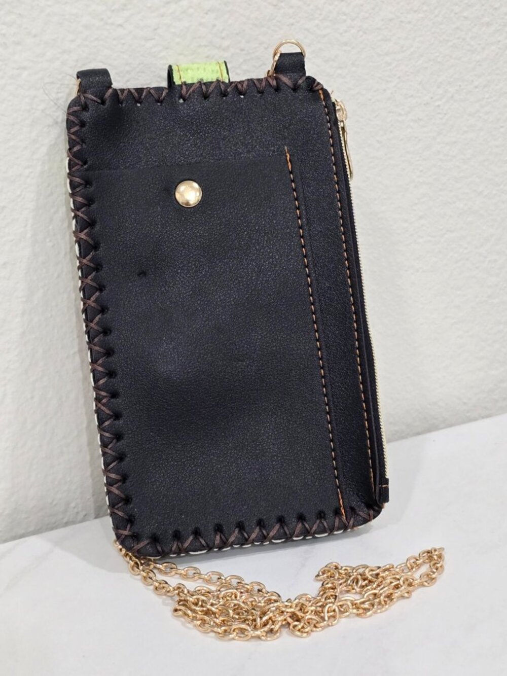 Anime Print ✦ Vegan Leather Crossbody Bag ✦ Gold Chain Strap Back Pocket NWT - Picture 3 of 10